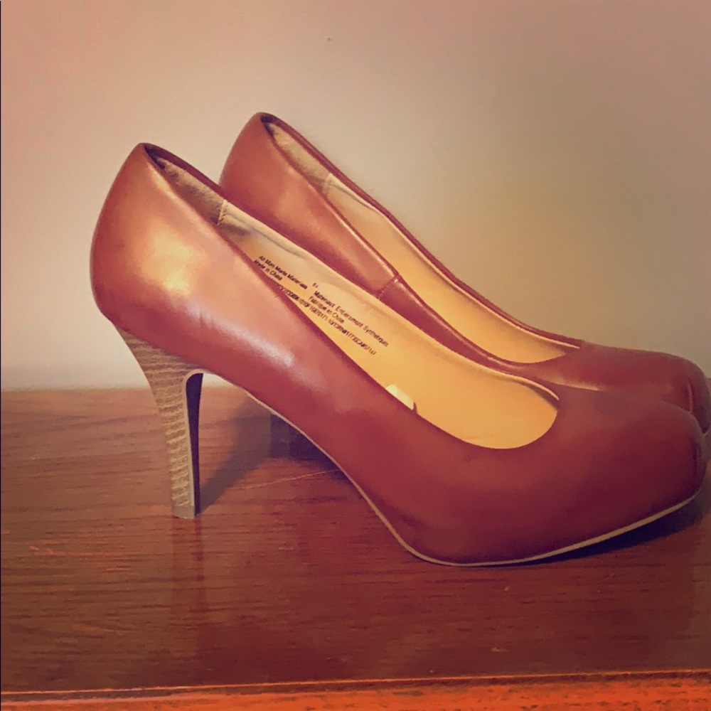 Mossimo Closed Toe Brown Leather Heels